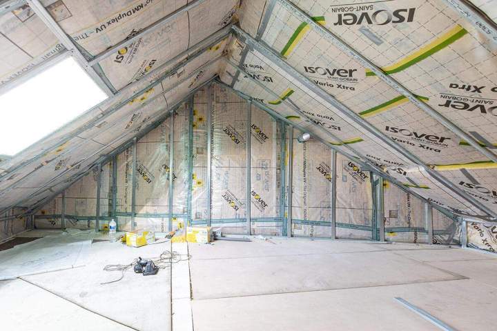 Traitement des combles pour supprimer les pertes de chaleur.